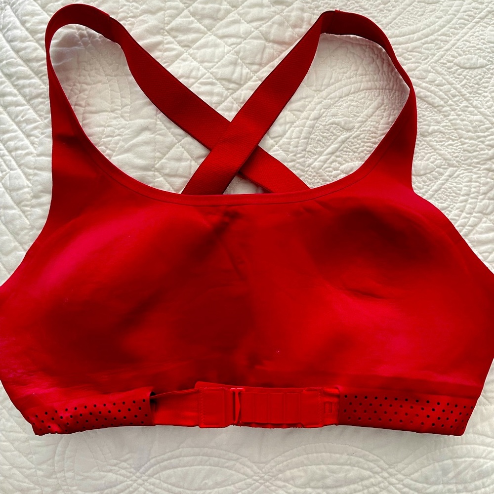 LULULEMON SIZE 8 bra